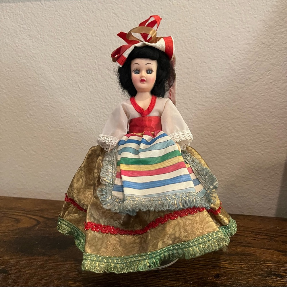 Vintage Korean Hanbok Doll – 1960s/70s Souvenir Collectible- Retro Decor